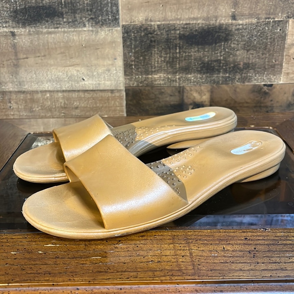 Women’s Okabashi Sandals